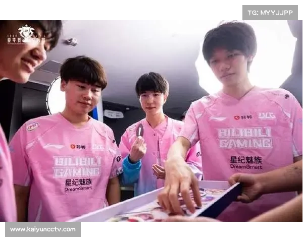 BLG季后赛创不败战绩挺进决赛，总决赛上演银龙杯争夺战